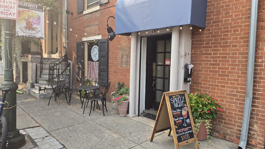 front right angle view showing sidewalk seating and tables at Nonna Ilva in Carlisle, PA - Carlisle, PA Pizza Reviews - Awesome Carlisle!